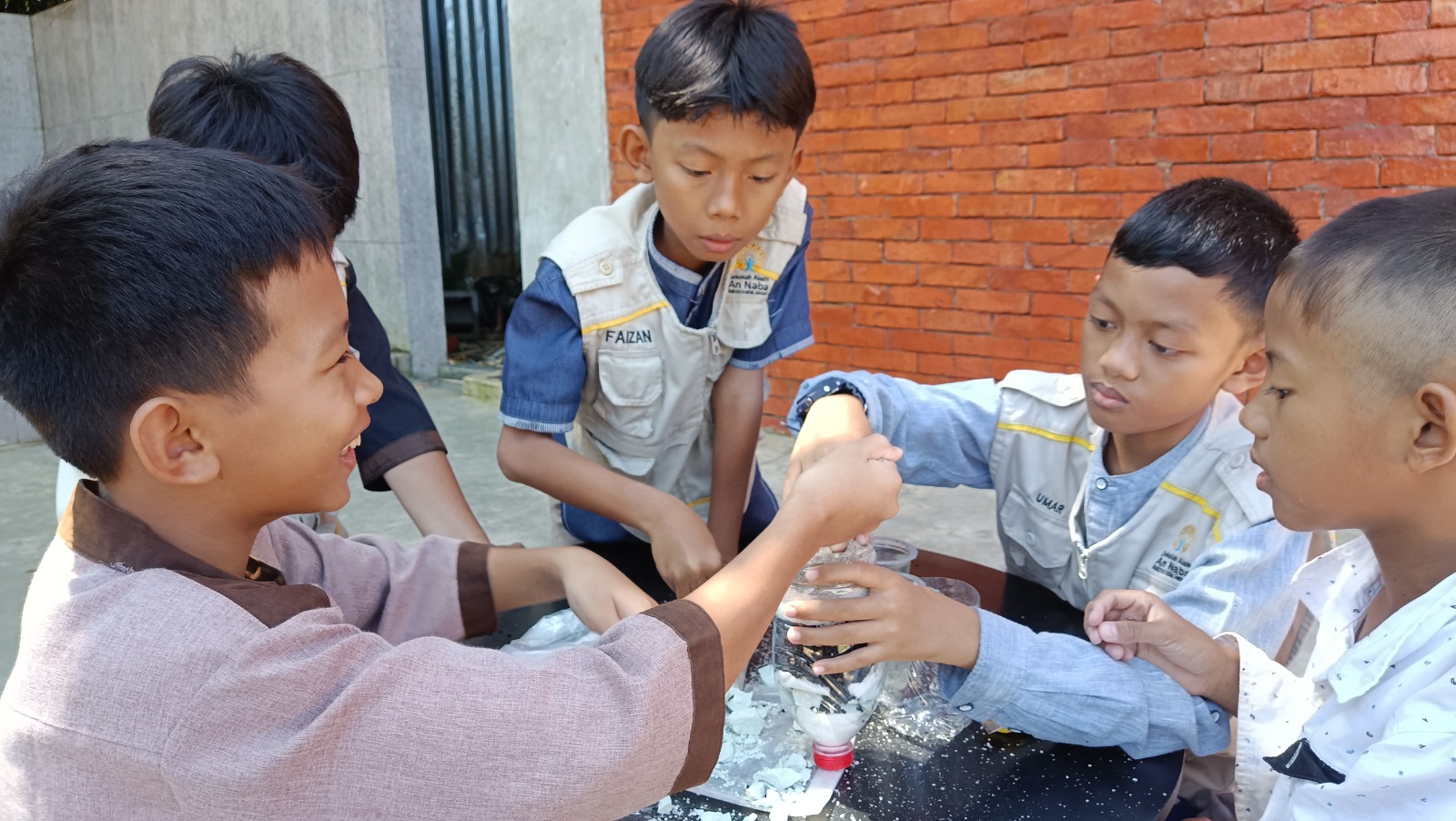 Gambar Sampah Plastik di Indonesia: Tanggung Jawab Semua Pihak